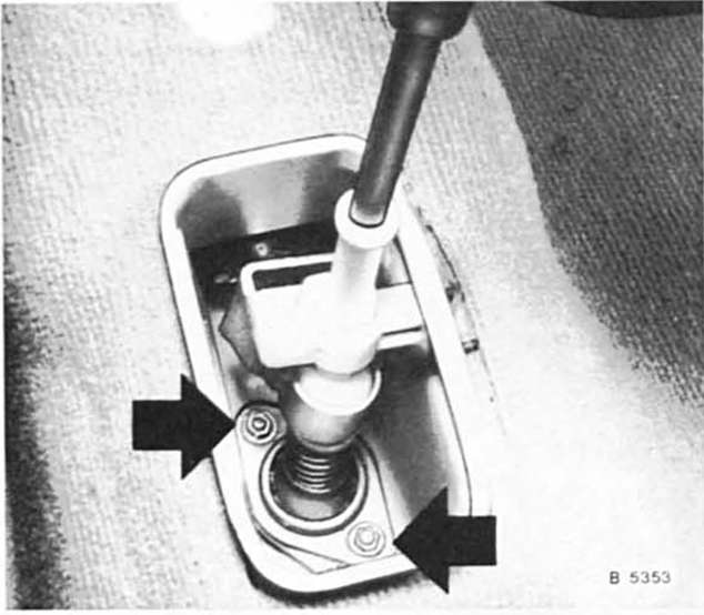 Handschalthebel aus- und einbauen