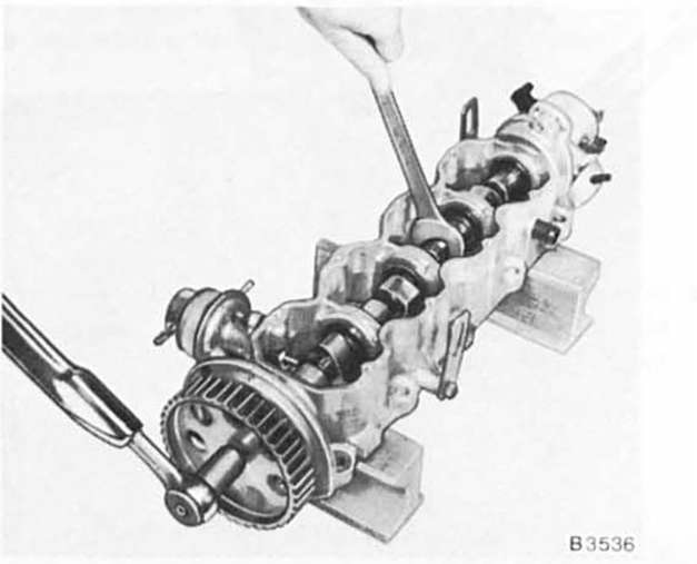 Nockenwellengehäuse ersetzen/ nockenwelle aus- und einbauen