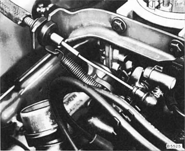 Gaszug anklemmen/einstellen