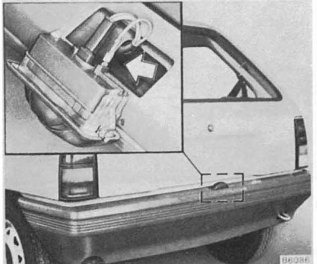 Hinteren stoÿfänger aus- und einbauen