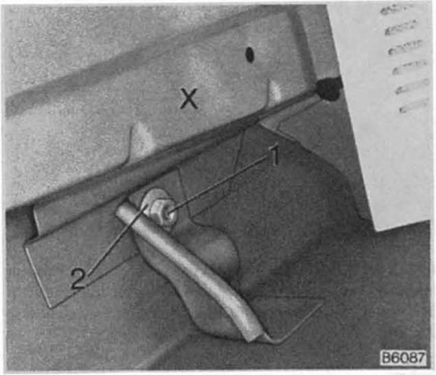 Hinteren stoÿfänger aus- und einbauen